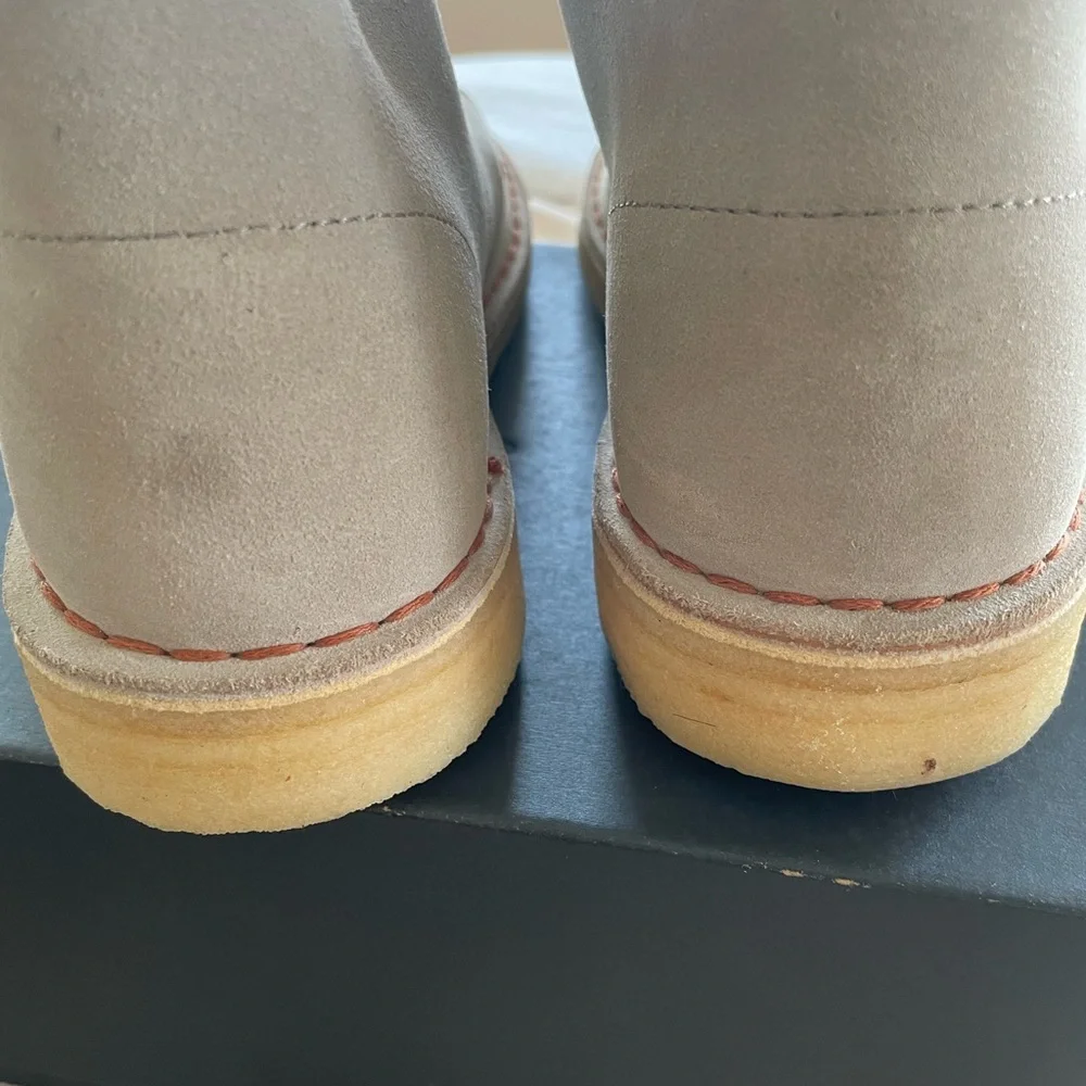 Clarks Men's Sand Suede Desert Boots. Size 7M. NWT in box. - Picture 4 of 10